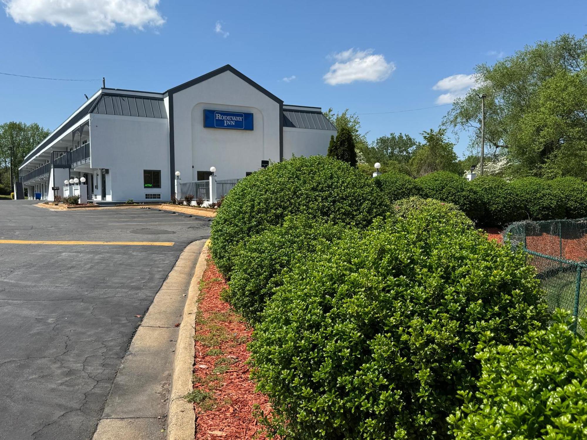 Rodeway Inn Charlotte Exterior photo